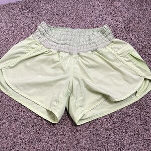 Lululemon green short size 6 gym running workout active wear